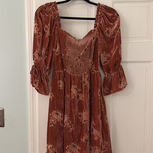 Velvet dress by Lait Collection